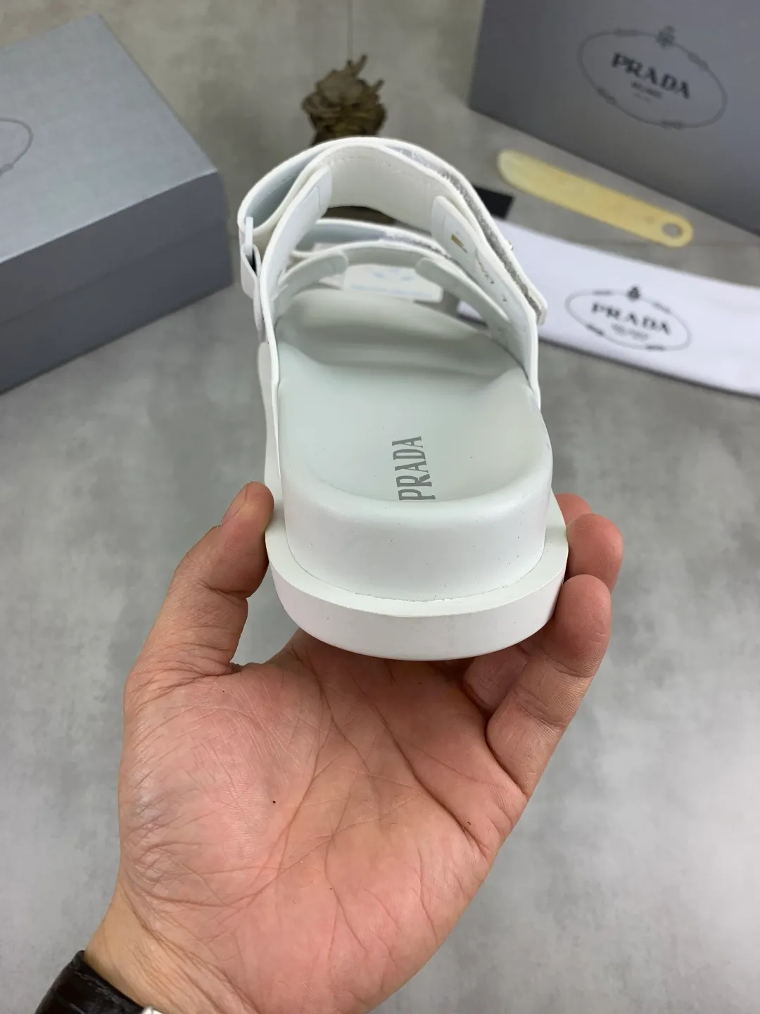 Men's shoes 💰P340💰【New style】🎁🎁🎁 PRADA Prada's new casual slippers, original official website, perfect workmanship, transmitting a kind of noble luxury, sublimating its definition of luxury in Prada's high-end extraordinary craftsmanship. Original combination outsole, code number: 38-44 (45 customized) Multiple colors 🉑️ to choose from
